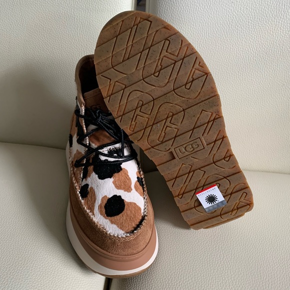 NWOB UGG Marin Bootie Cow Print Womens Platform - Lace-ups - Picture 15 of 15